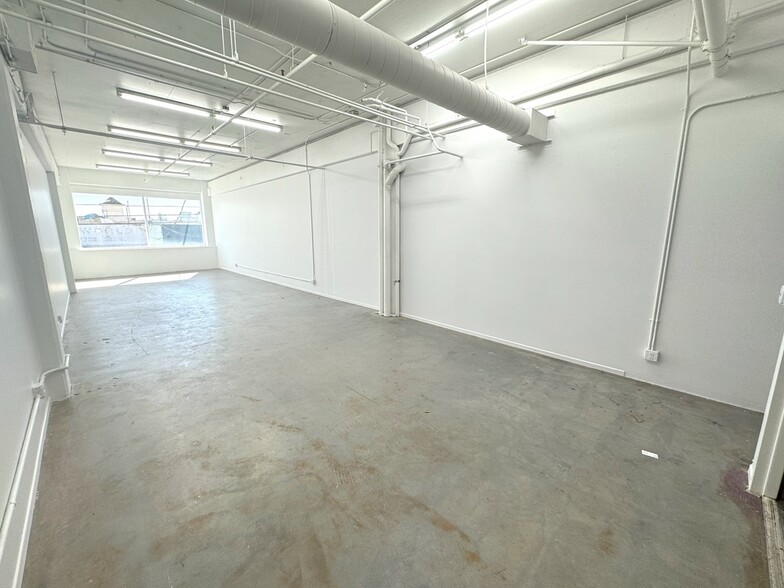 305 E 9th St, Los Angeles, CA for rent - Building Photo - Image 1 of 9