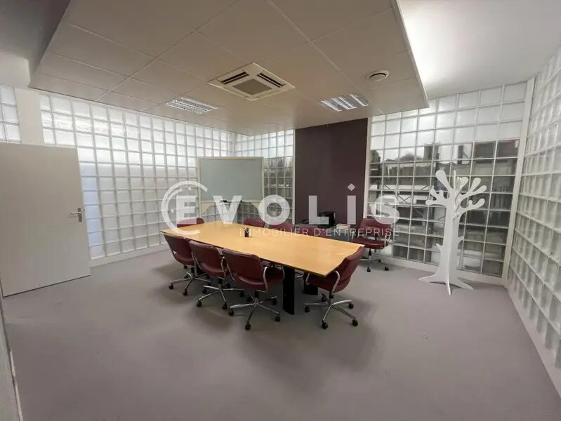 Location Bureaux 400 m² - Photo 1