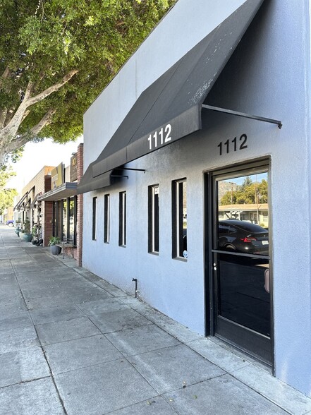 1112 W Magnolia Blvd, Burbank, CA for sale - Building Photo - Image 1 of 3