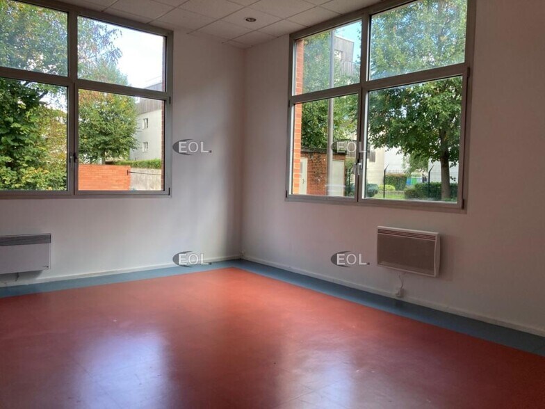 Light Industrial in Chevilly-Larue to rent - Interior Photo - Image 3 of 4