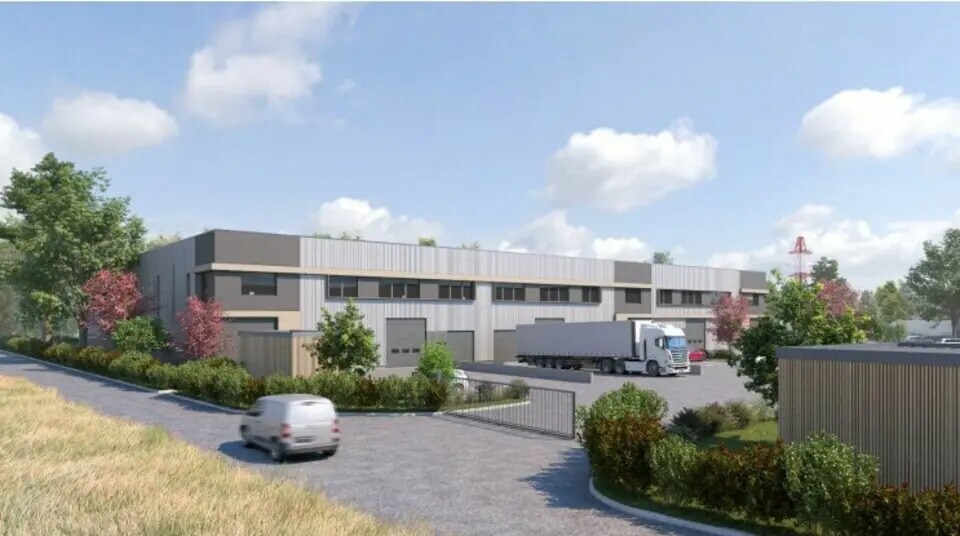 Industrial in Persan for sale Building Photo- Image 1 of 12