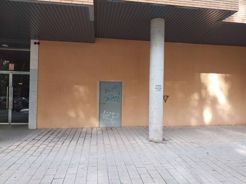 Calle Elisa Piqueras Lozano, Albacete, Albacete for sale - Building Photo - Image 2 of 5