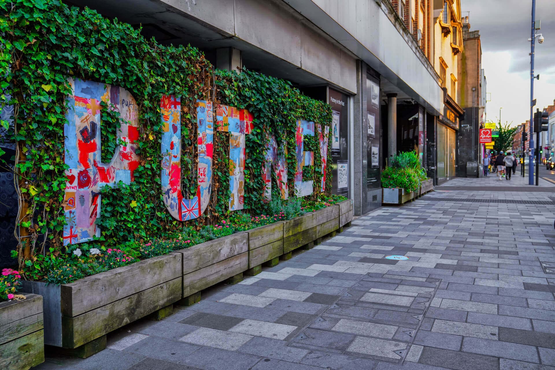 118 Putney Bridge Rd, London to rent Building Photo- Image 1 of 1