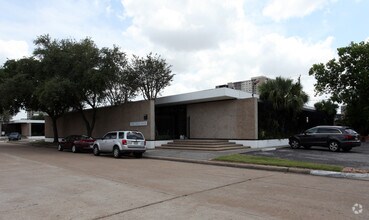 3465 W Alabama St, Houston, TX for rent Building Photo- Image 1 of 4