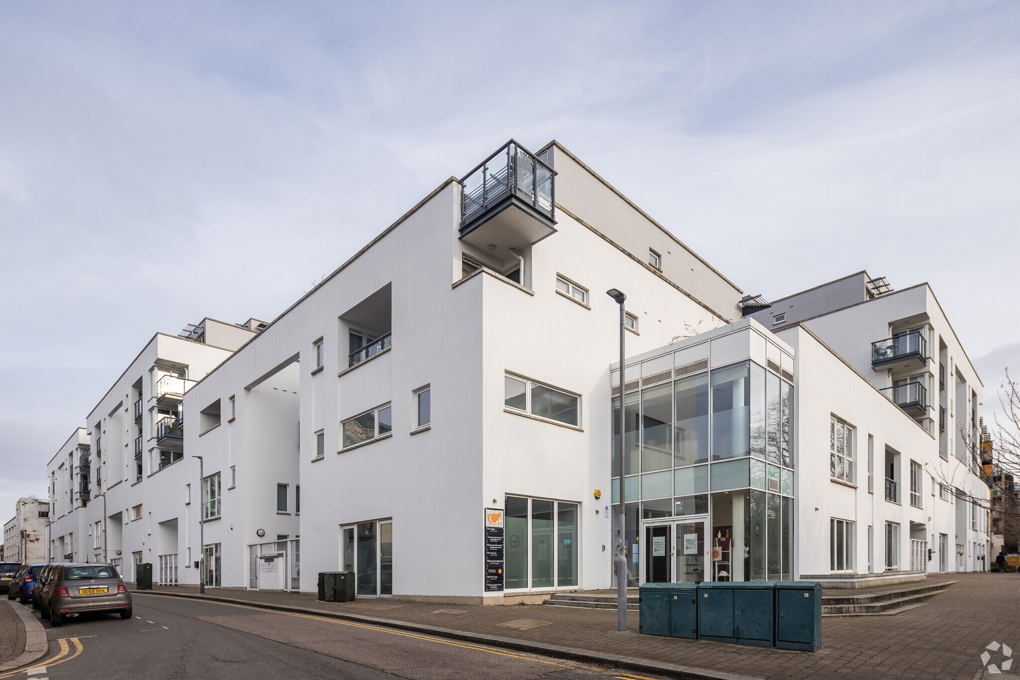 Point Pleasant, London for sale Primary Photo- Image 1 of 1