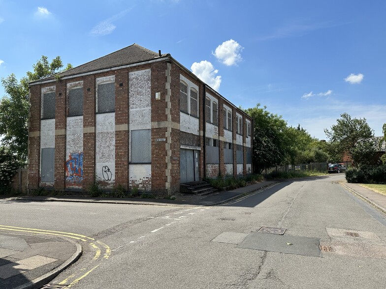 67 Gladstone St, Desborough for sale - Building Photo - Image 3 of 14