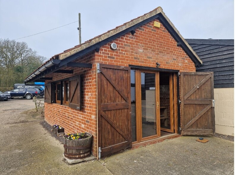 Mountains Rd, Great Totham to rent - Primary Photo - Image 1 of 1