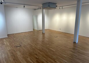 19 Garrett St, London to rent Interior Photo- Image 2 of 4