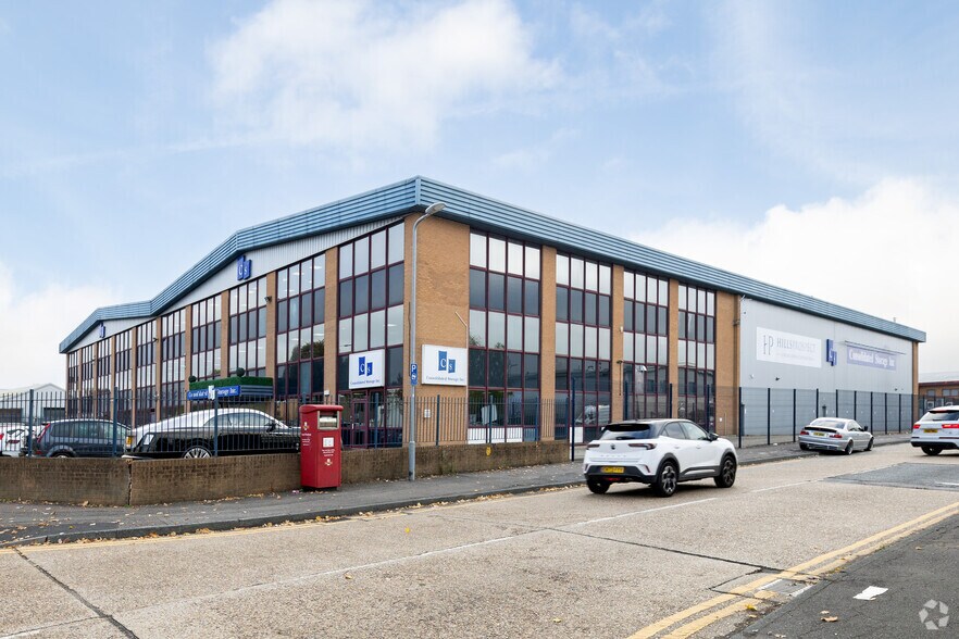 Farringdon Ave, Romford for sale - Primary Photo - Image 1 of 1