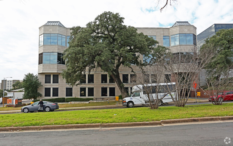 313 12th St E, Austin, TX for rent - Building Photo - Image 3 of 5