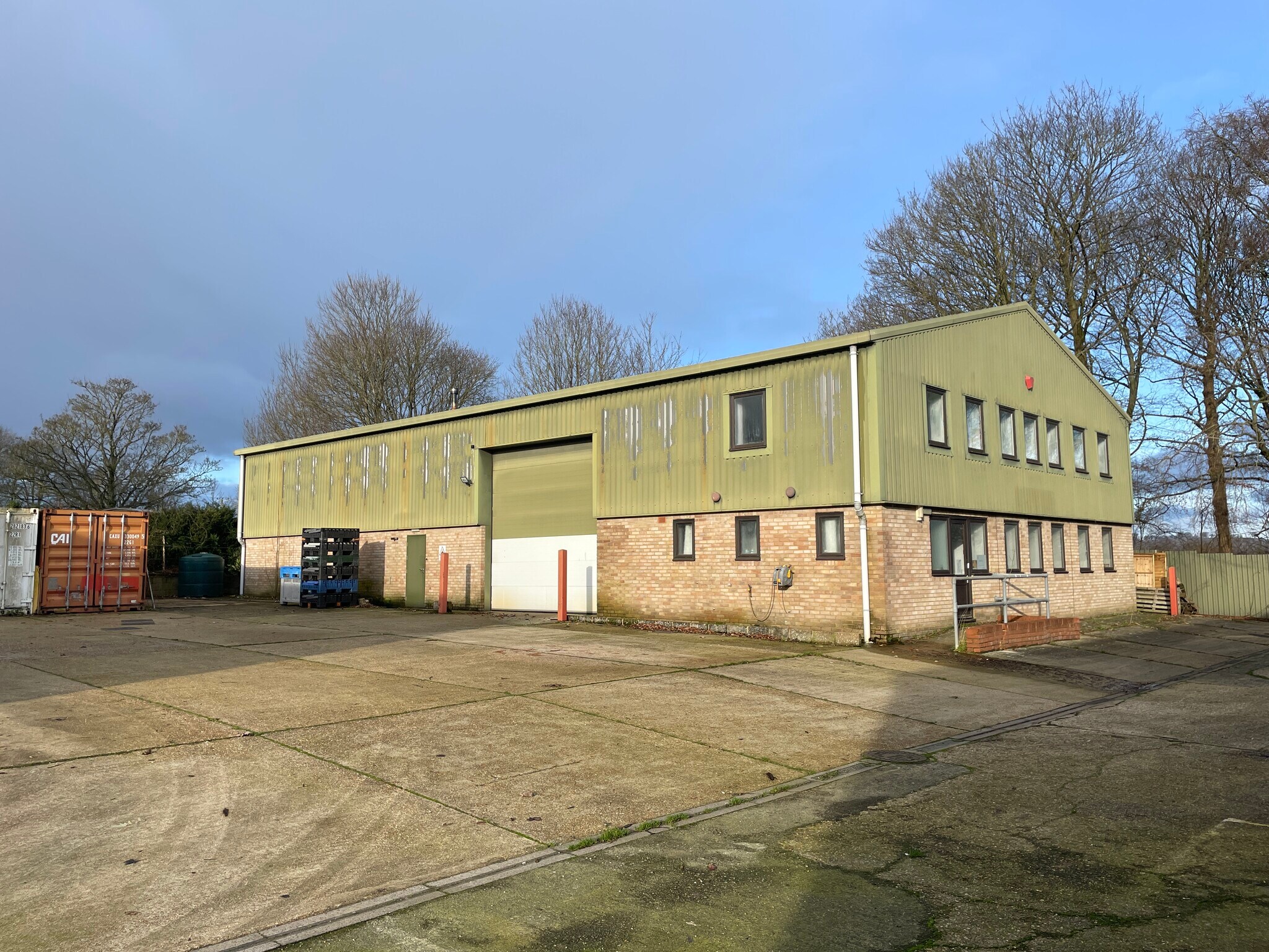 Hollom Down, Salisbury to rent Primary Photo- Image 1 of 2