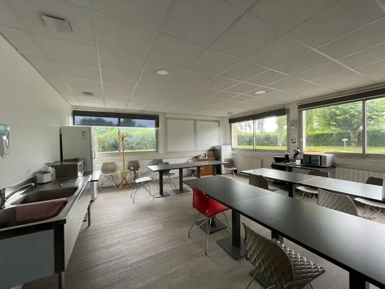 Industrial in Buc for sale - Interior Photo - Image 3 of 5