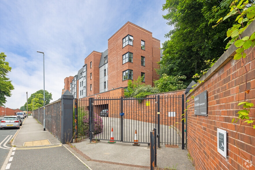 St Johns Rd, Leeds for sale - Primary Photo - Image 1 of 4