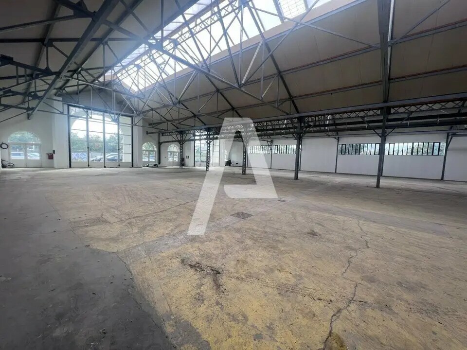 Light Industrial in Ivry-sur-Seine to rent Interior Photo- Image 1 of 10