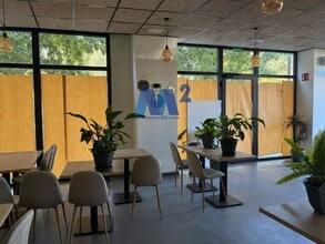 Retail in Alcobendas, Madrid to rent Interior Photo- Image 1 of 12