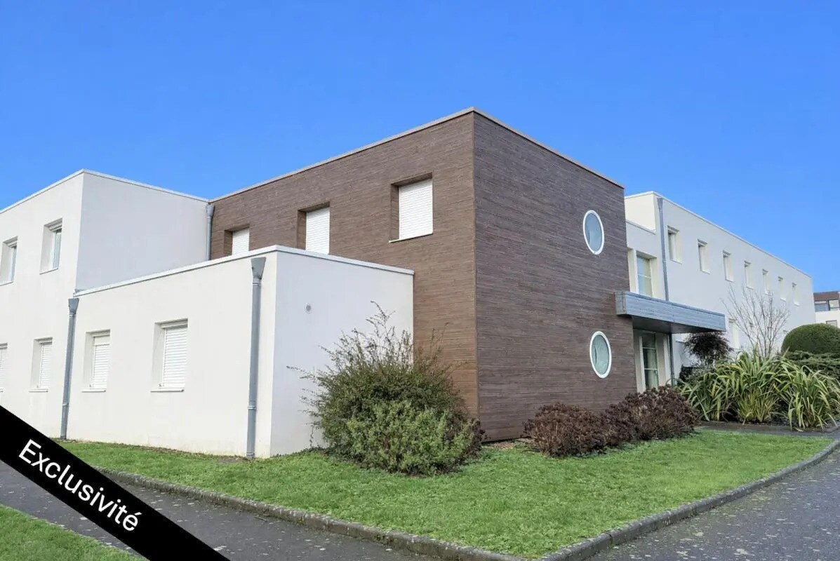 Office in Vannes for sale Building Photo- Image 1 of 5