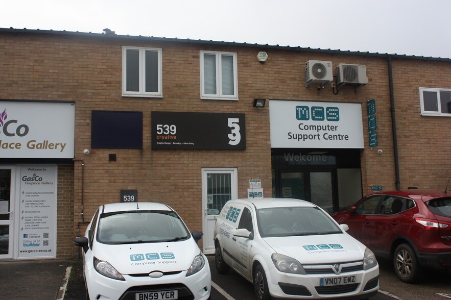 Babylon Vw, Yeovil for sale - Primary Photo - Image 1 of 1