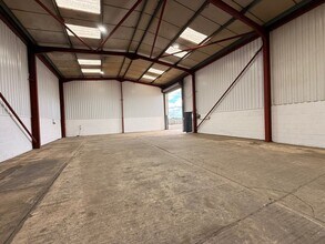 Wotton Underwood, Wotton Underwood to rent Interior Photo- Image 1 of 1
