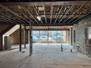 328 S Beverly Dr, Beverly Hills, CA to rent Interior Photo- Image 2 of 3