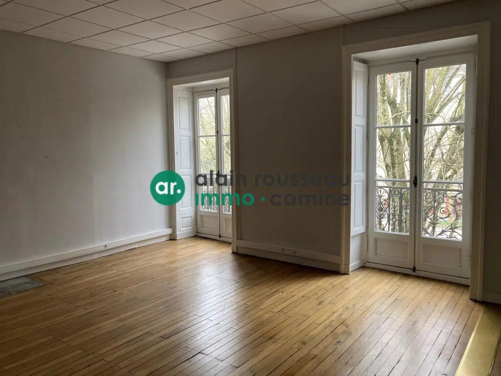 Location Bureaux 236 m² - Photo 1