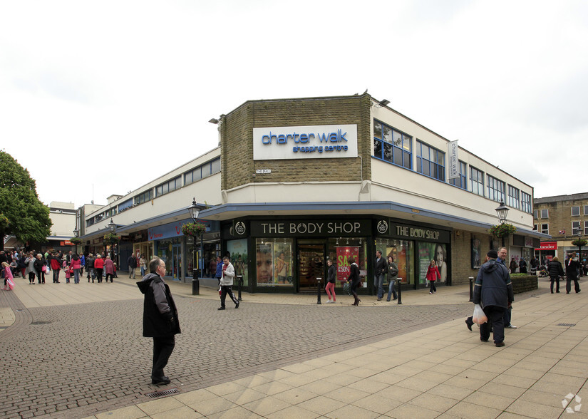 Market Promenade, Burnley for rent - Building Photo - Image 1 of 3