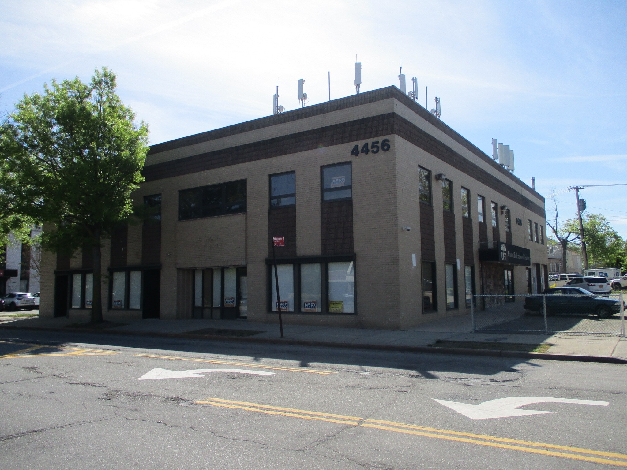 43104370 Amboy Rd, Staten Island 10312 Eltingville Shopping Center