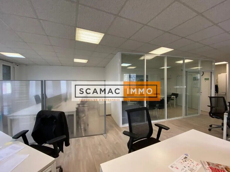 Office in Montrouge to rent - Interior Photo - Image 3 of 6