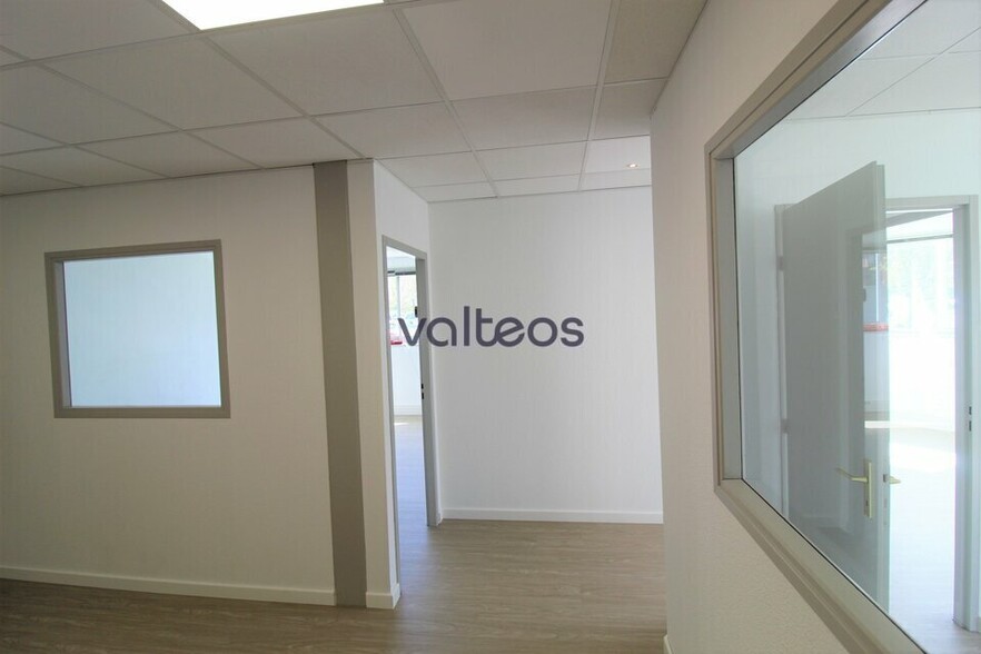 121 Rue Jean Bart, Labège to rent - Interior Photo - Image 3 of 6