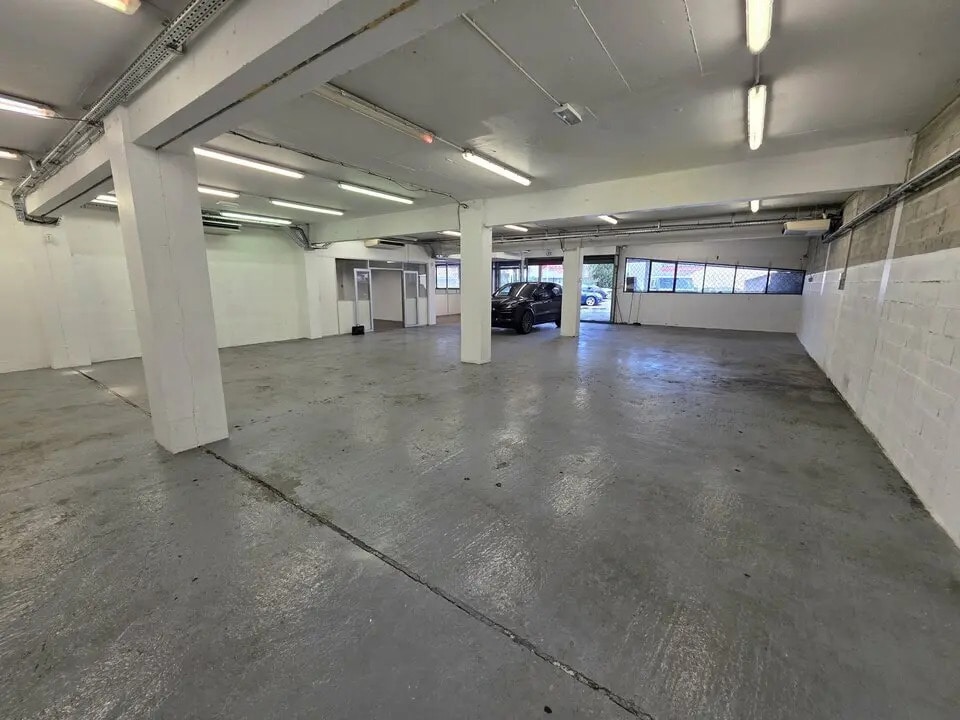 Location Entrepôt 400 m² - Photo 1