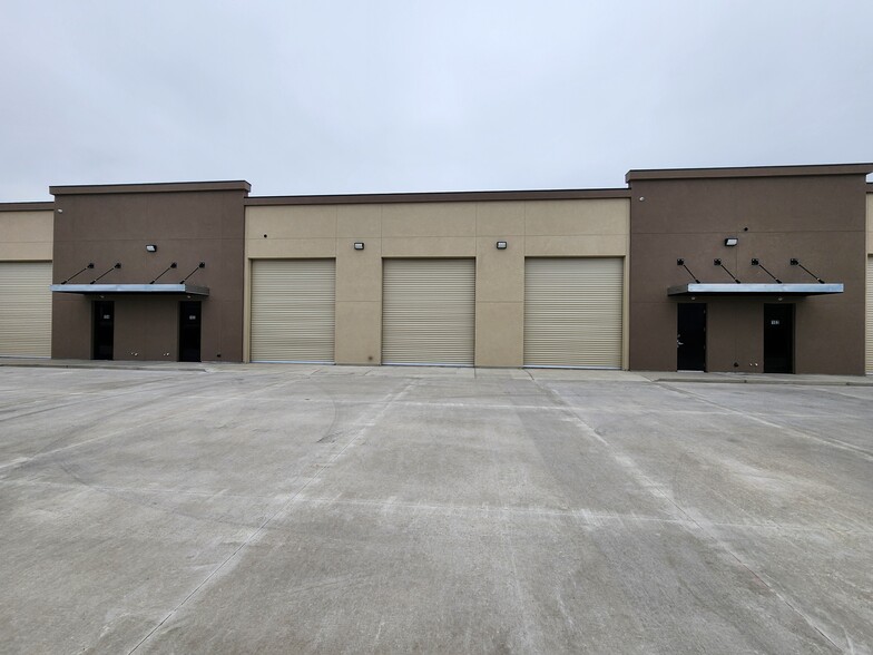 965 Barstow Ave, Clovis, CA for rent - Building Photo - Image 3 of 9