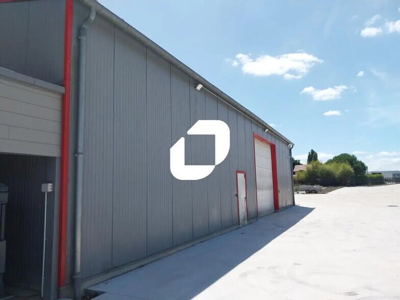 Light Industrial in Thouaré-sur-Loire to rent - Building Photo - Image 2 of 8