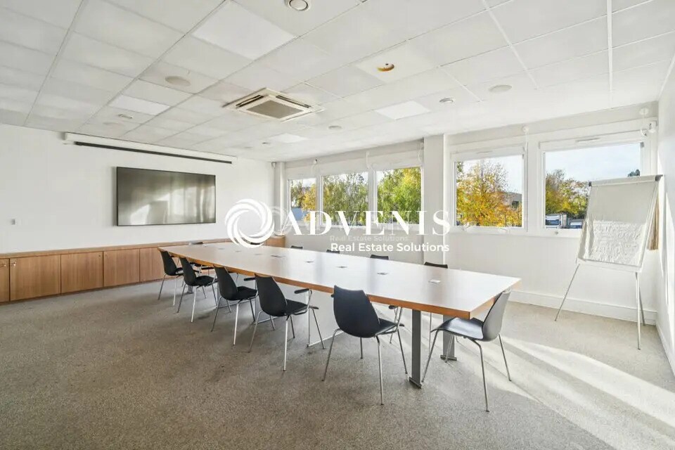 Office in Villepinte for sale Interior Photo- Image 1 of 13