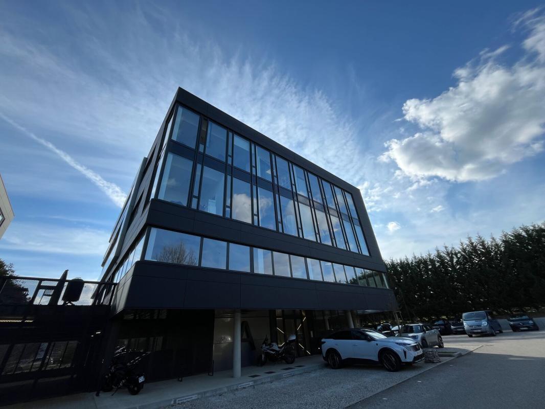 185 Allée Des Frènes, Limonest to rent Building Photo- Image 1 of 10