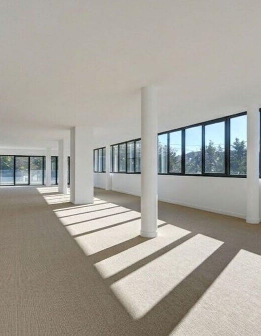 Office in Aubagne for sale Primary Photo- Image 1 of 9