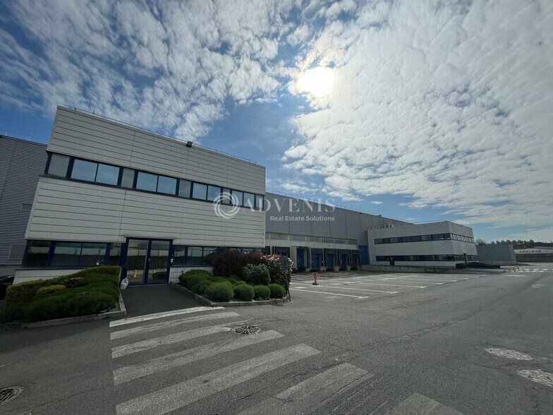 Industrial in Bonneuil Sur Marne to rent - Building Photo - Image 2 of 12