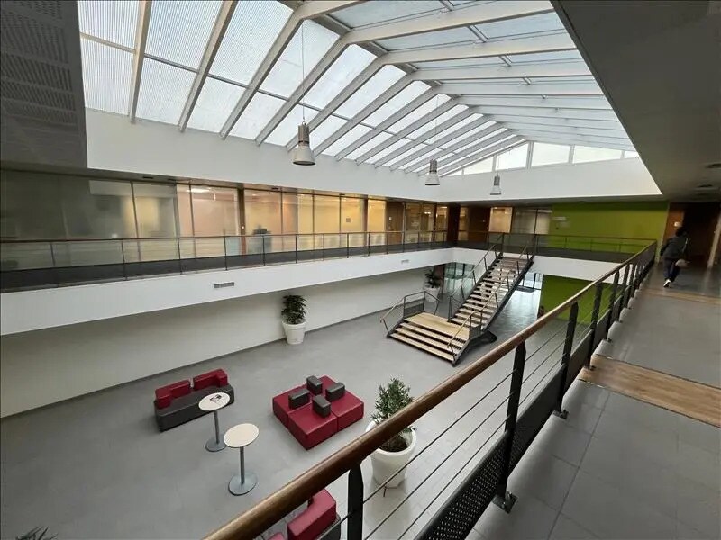 Vente Bureaux 191 m² - Photo 1