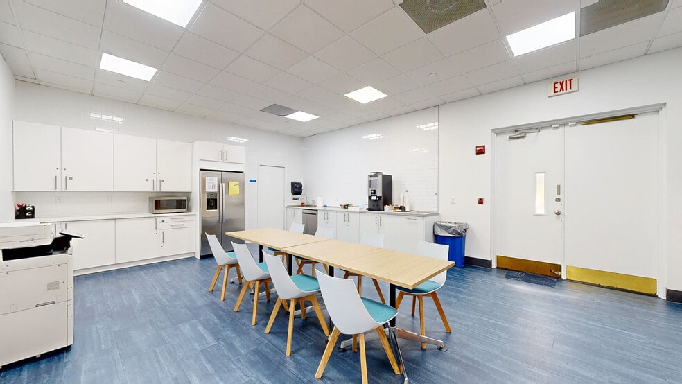 1701 Park Center Dr, Orlando, FL to rent - Matterport 3D Scan - Image 3 of 23