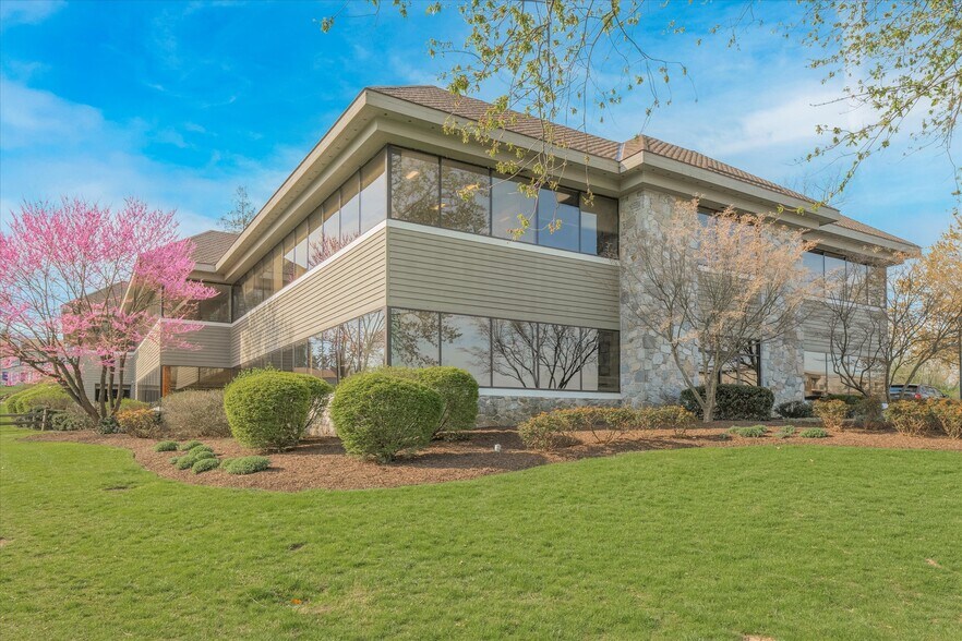 55 Country Club Dr, Downingtown 19335 Office for Rent UK