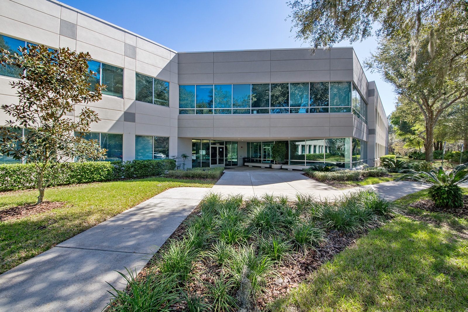 13101 Telecom Dr, Tampa, FL to rent Building Photo- Image 1 of 13