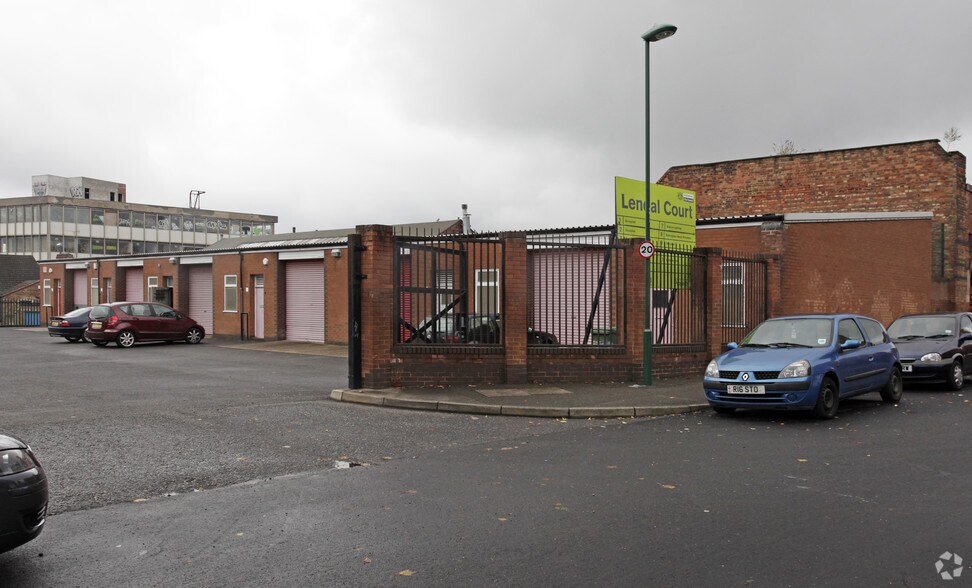 Lendal Ct, Nottingham to rent - Building Photo - Image 3 of 8