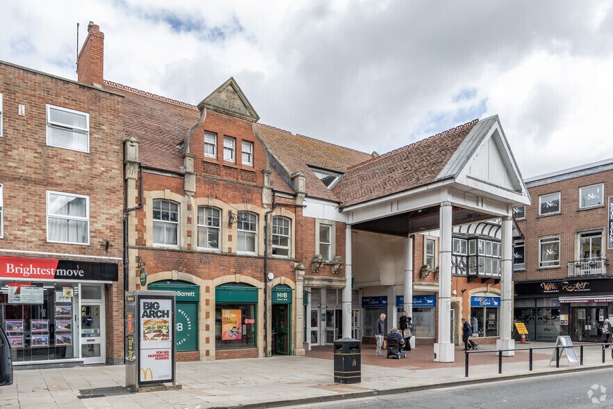 Shopping Centre, Bridgwater to rent - Primary Photo - Image 2 of 15