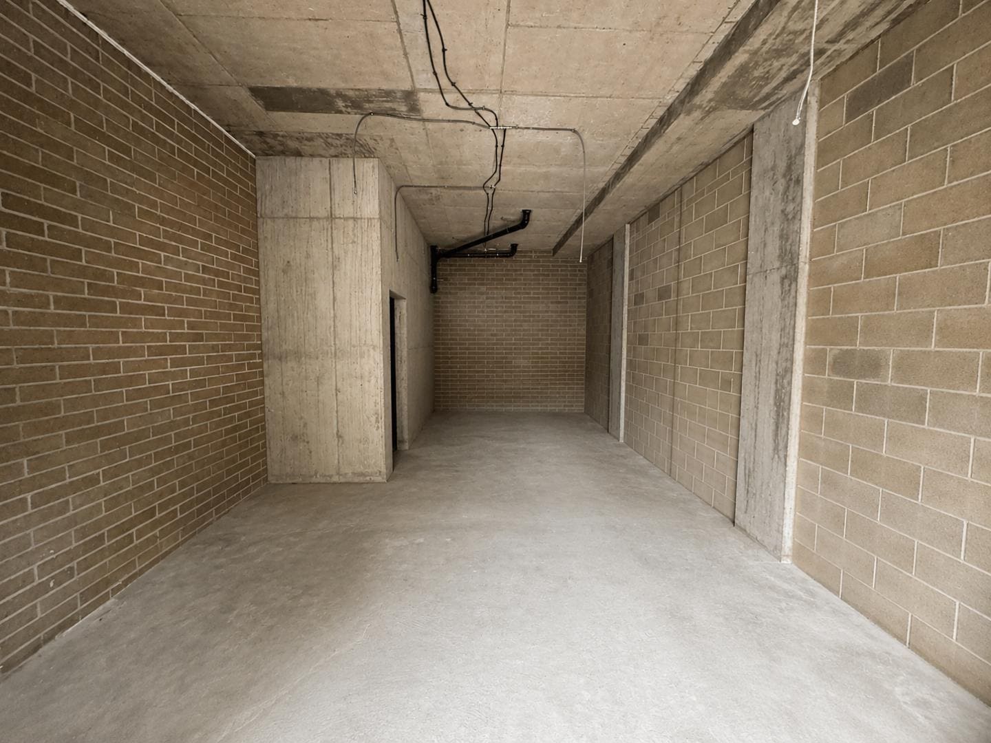 92-98 Warwick Rd, London to rent Interior Photo- Image 1 of 1