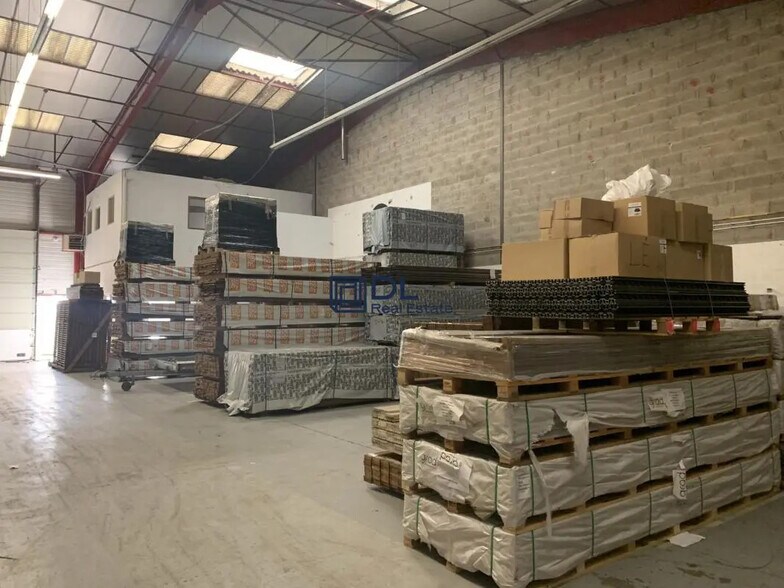 Industrial in Wissous to rent - Interior Photo - Image 2 of 5
