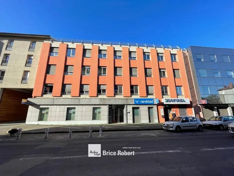 32 Rue De La République, Décines-Charpieu to rent - Building Photo - Image 1 of 14
