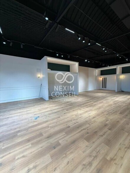 Light Industrial in Drancy to rent - Interior Photo - Image 2 of 3