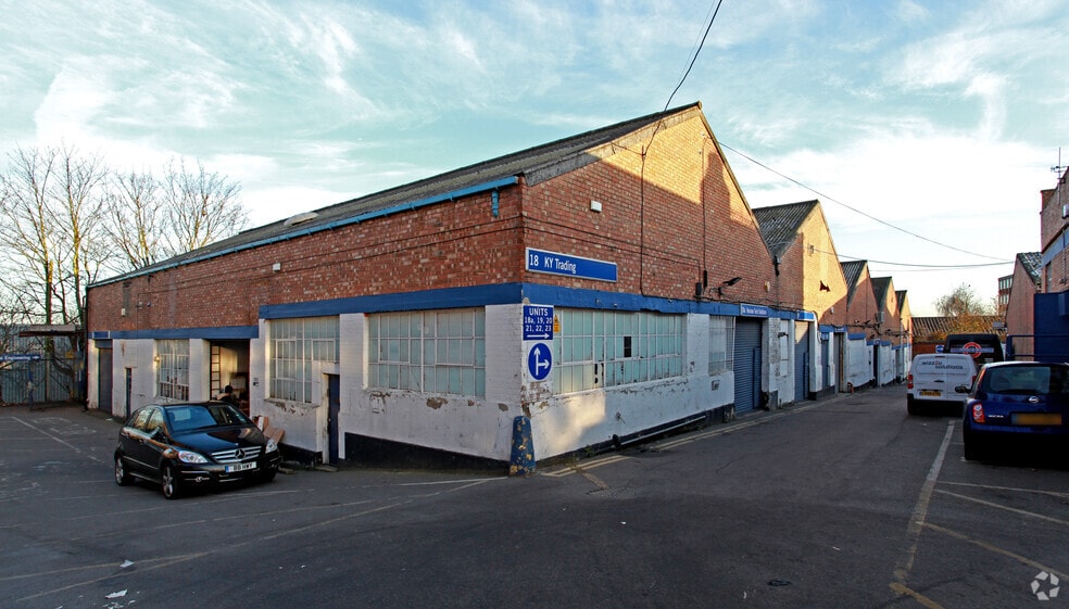 Oxgate Ln, London to rent - Primary Photo - Image 1 of 2
