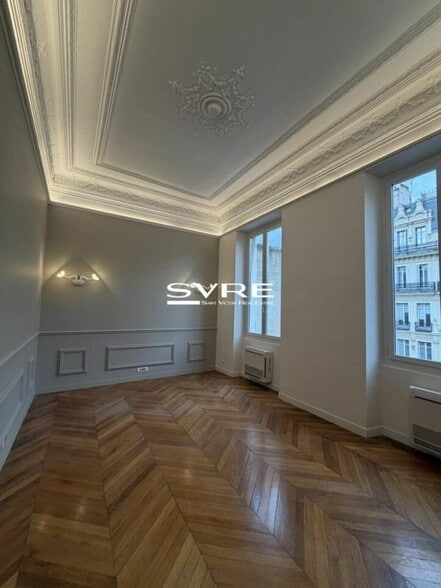 Office in Marseille to rent - Interior Photo - Image 1 of 7