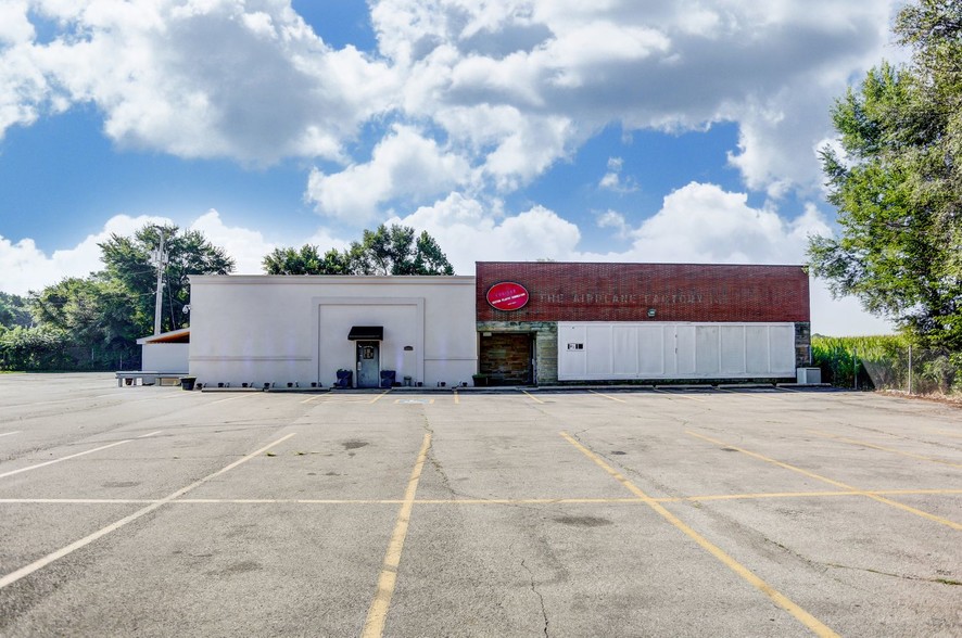 10963 Lower Valley Pike, Medway, OH for sale - Primary Photo - Image 1 of 45