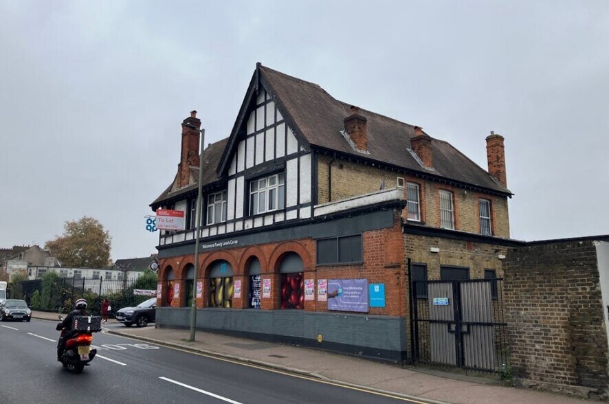 97 Farwig Ln, Bromley to rent - Building Photo - Image 3 of 3