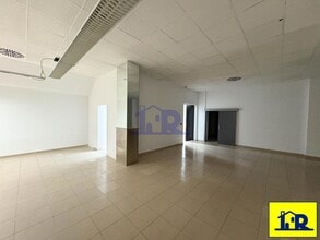 Retail in Cuenca, Cuenca to rent Interior Photo- Image 1 of 8
